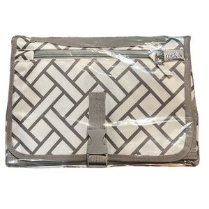 🌟NWT🌟 Diaper Bag Clutch from Nikki’s Gift Baskets